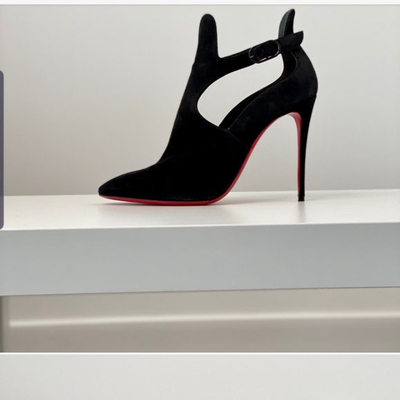 Authentic Christian Louboutin - Picture 1 of 2